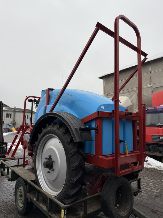 Оприскувач причепний 2000л, 2500л спецтехніка на гідравліці