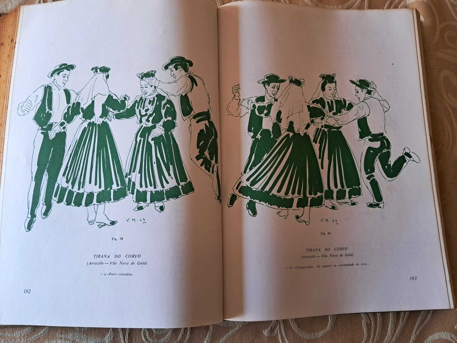 DANÇAS DE PORTUGAL - PEDRO HOMEM DE MELLO (ED. TRILINGUE 1962)