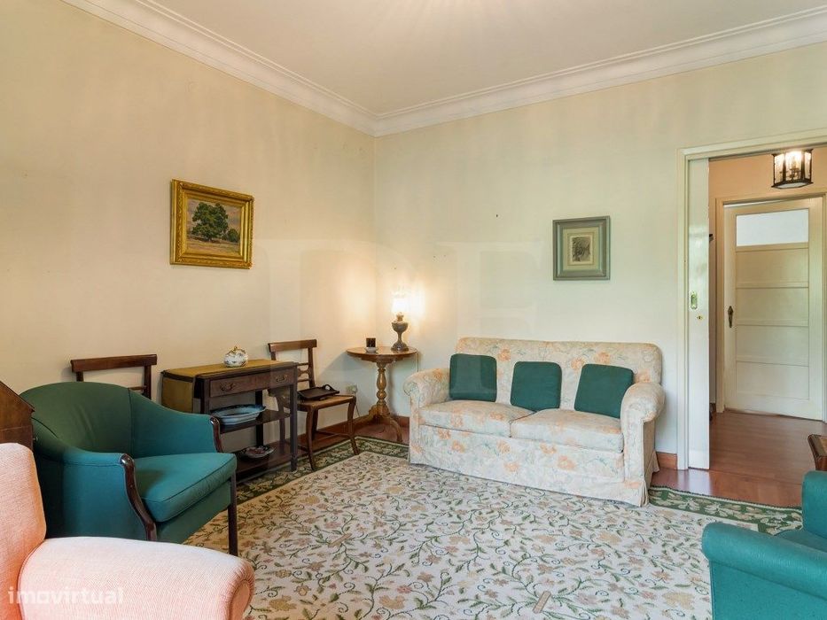 Apartamento familiar T5 na Estrela | Prédio com elevador