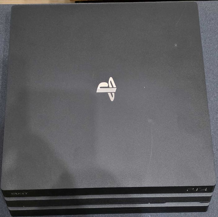 Sony PlayStation 4 Pro 1TB + pad + FIFA 19 + Hello Neighbor