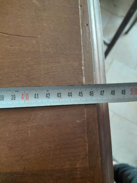 Calçadeira//movel com ligeiras marcas e toques de uso 25€