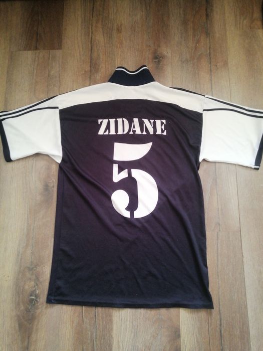 Продам футбольні футболки та шорти