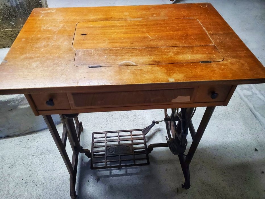 Máquina costura OLIVA