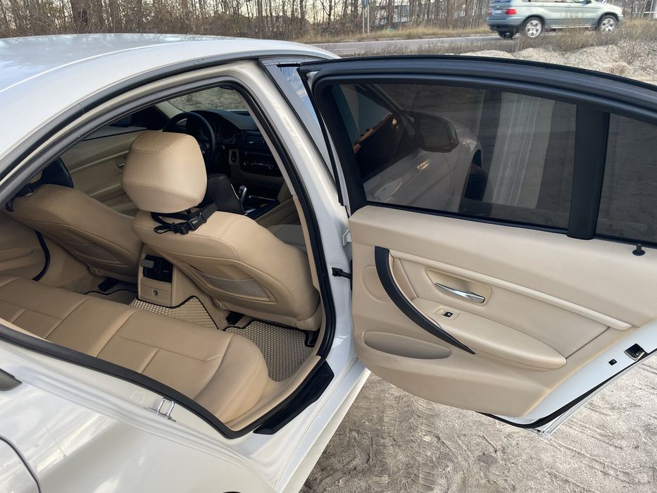 BMW F30 328  2012 год