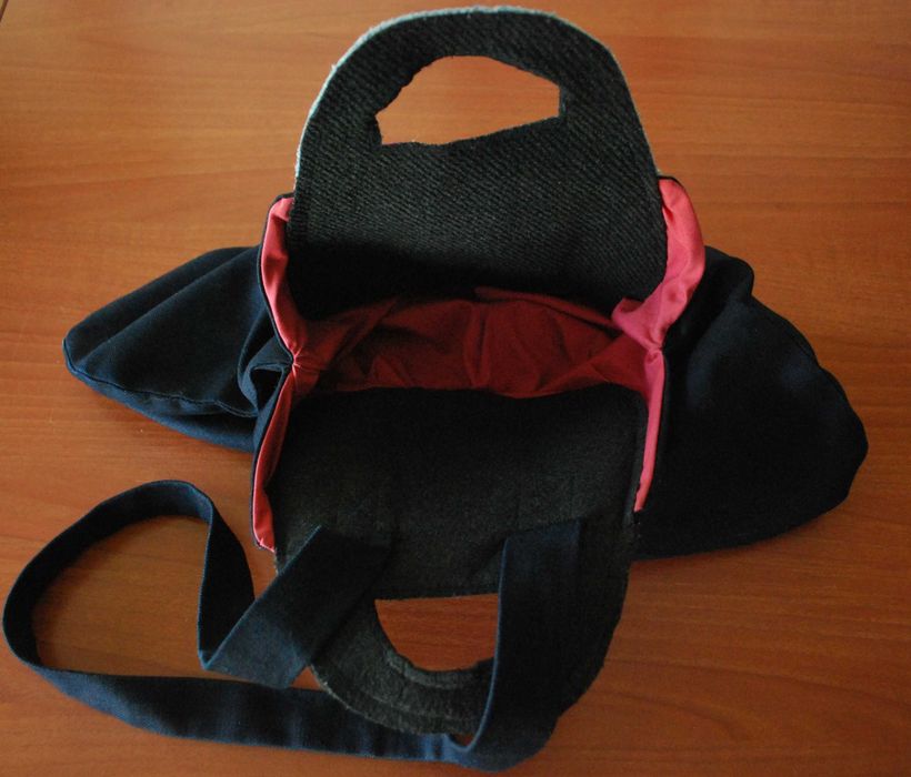 Bolsa Senhora em Pano e Bordada À Mão