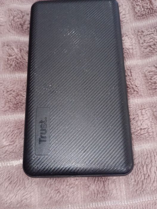 Повербанк trust на 10000mp