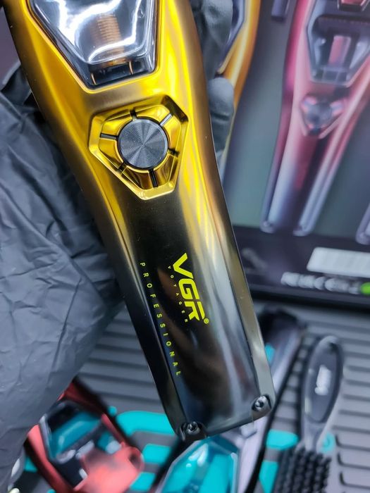 Акумуляторна машинка для стрижки VGR V-668 — потужність, точність і!