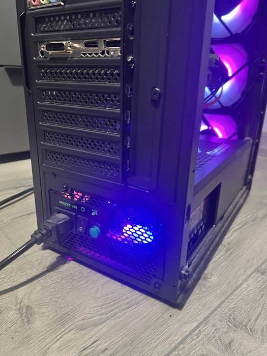 Продаю компютер Вартий Уваги