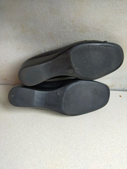 Półbuty czółenka pantofle Lasocki 38