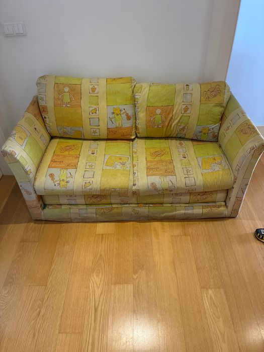 Sofá cama amarelo