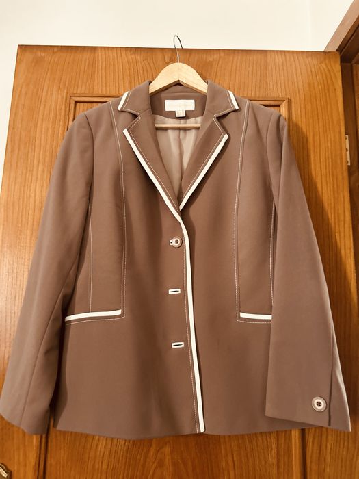 Blazer feminino clássico – Elegância e sofisticação