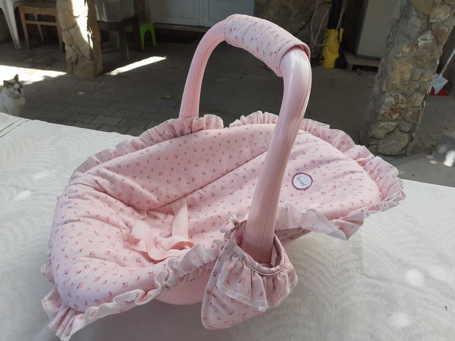 Cadeirinha de bonecas
