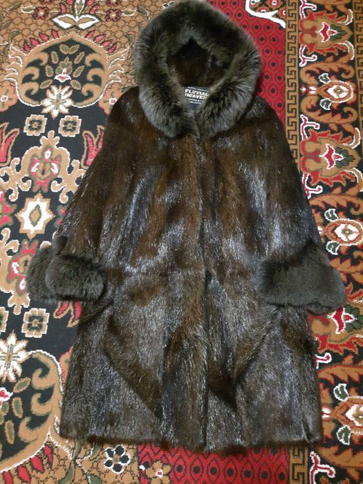 Шуба з нутрії довга з капюшоном р 52-54 ріст 3