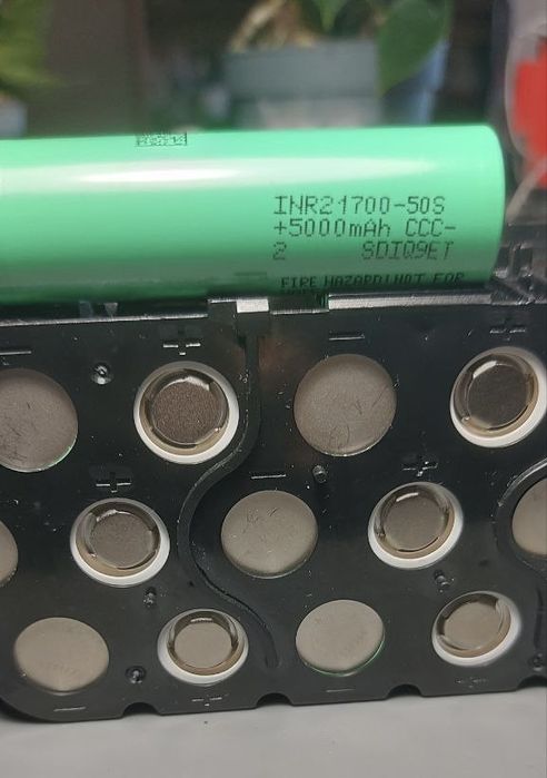 Regeneracja naprawa akumulatorów Makita Milwaukee