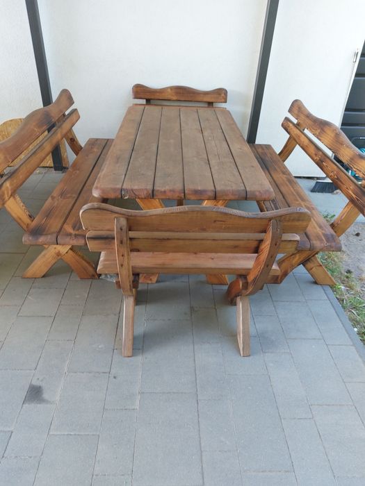 Meble ogrodowe  hustawka i stol z ławkami