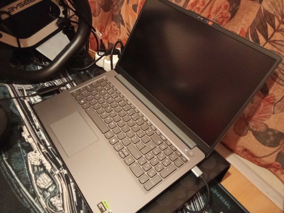 Lenovo LOQ Gaming Essential 15ARP10E com Garantia.