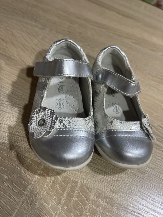 Туфли на девочку