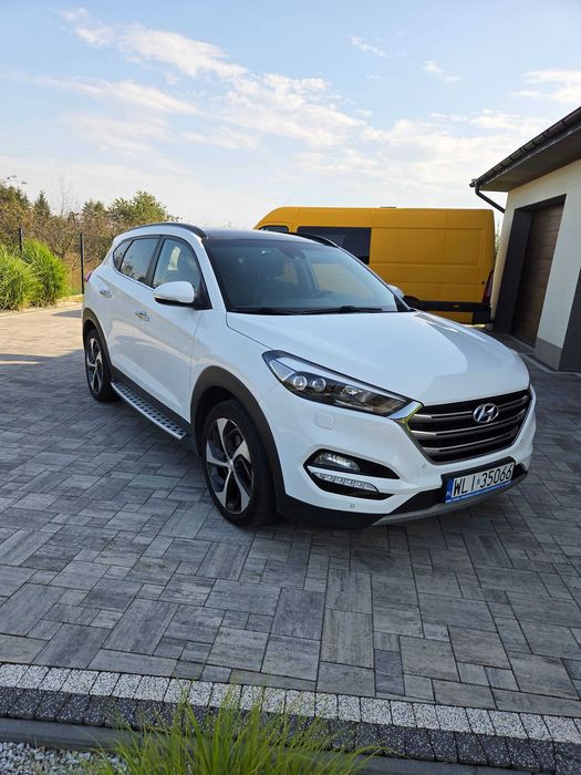 HYUNDAI TUCSON 1.7 CRDi 141 km automat 7DCT | Full opcja | Kamera | Skóra | Navi | 2017