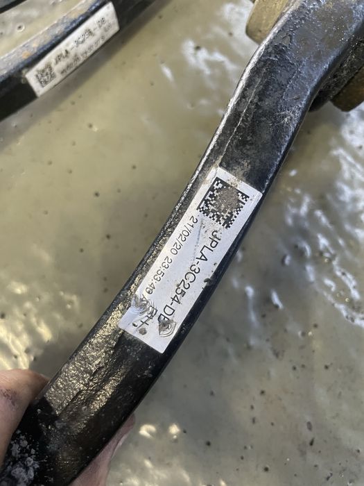 Ричаги нижні  прямі l405 JPLA-3C255-DB