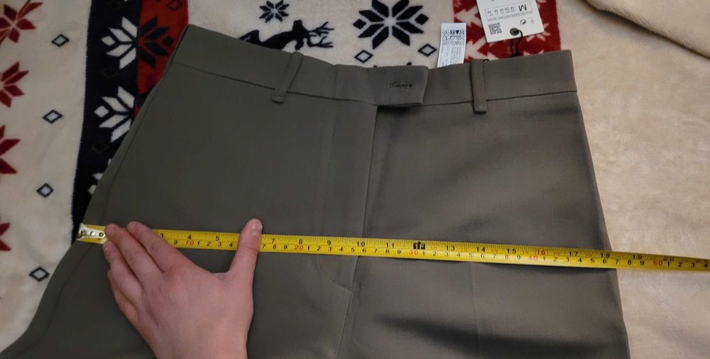khaki spodnie prosty krój średni stan eleganckie Zara M 38 wełna wool