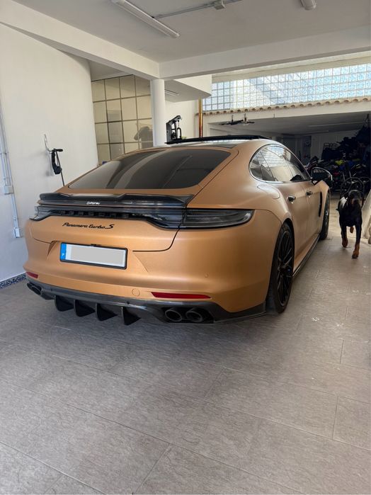 Porsche Panamera 4 E-Hybrid Platinum Edition