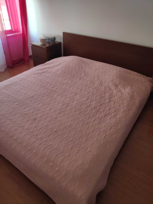 Cama IKEA com estrado de ripas já desmontado