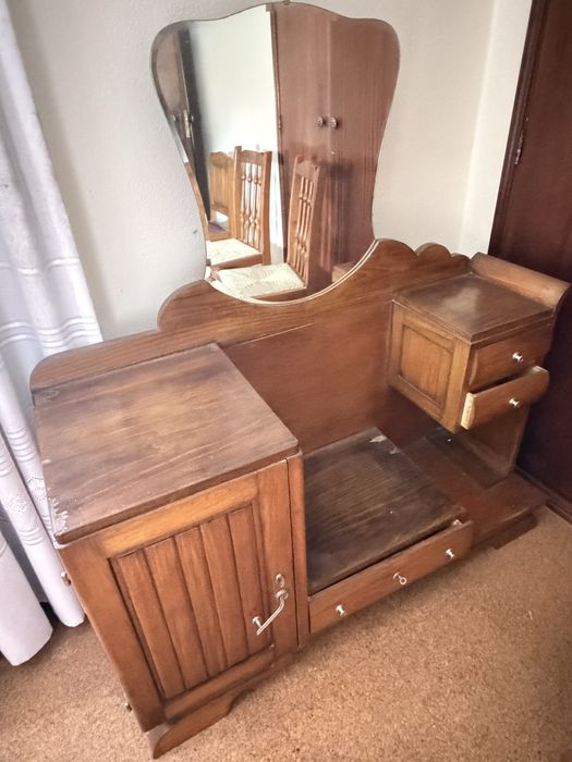 Quarto completo em madeira