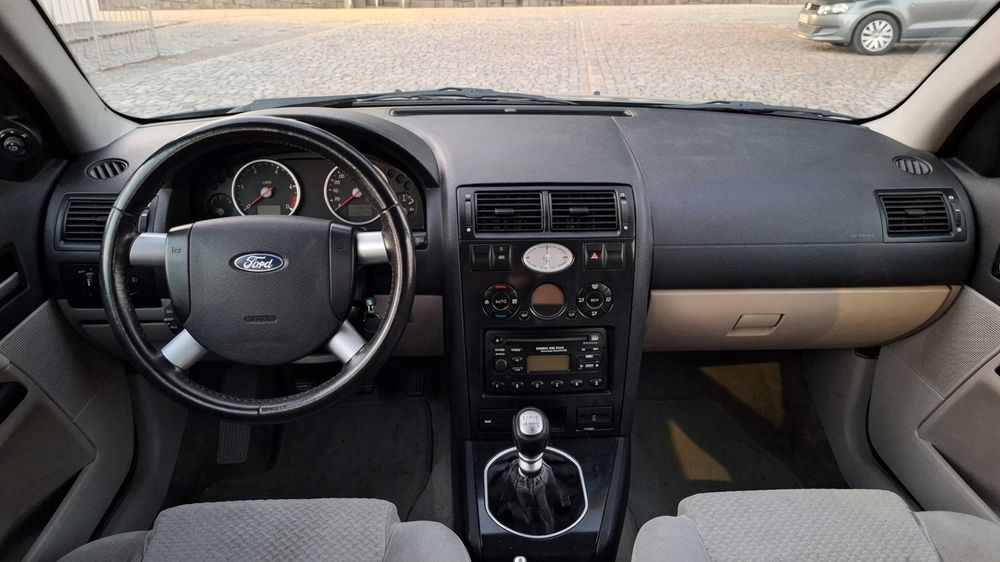 200.000kms * Tdci * Ghia