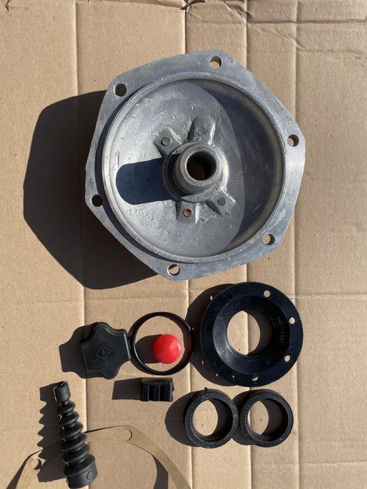 Кришка заднього редуктора моста Днепр Мт