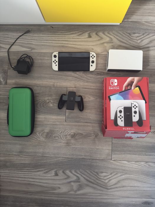Nintendo Switch Oled + Etui