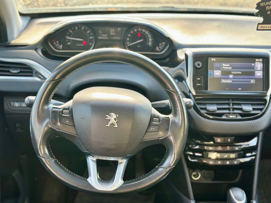 Peugeot 2008 1.2PB 2016r. Automat Klima Panorama PDC Navi LED DRL