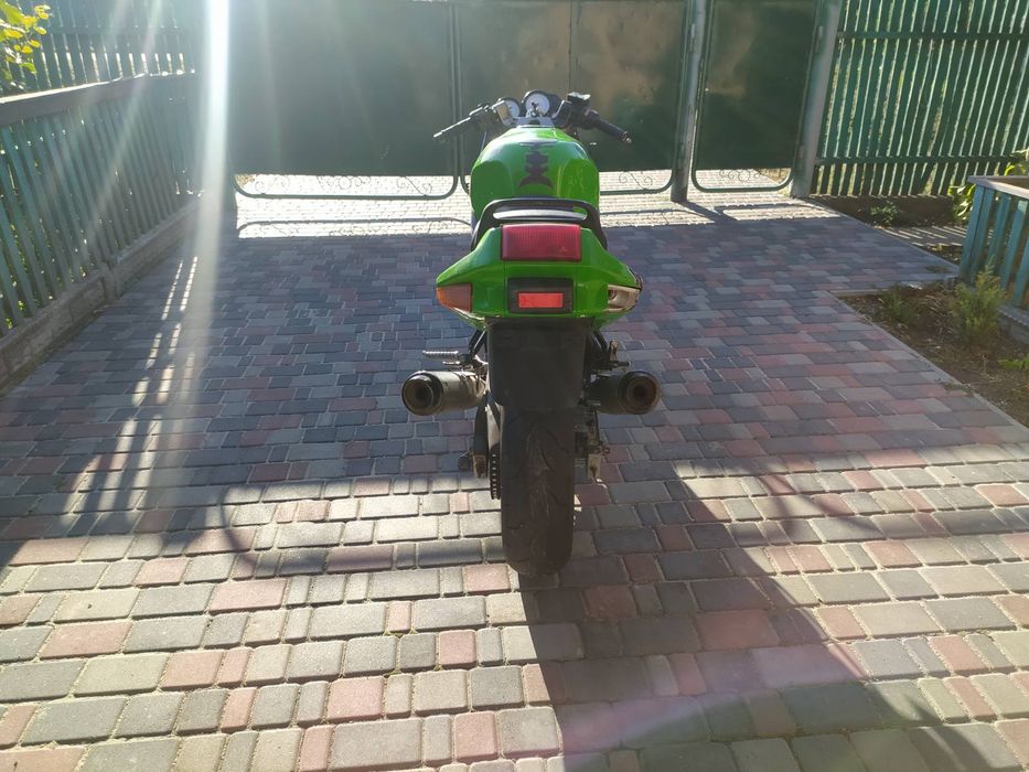 Kawasaki zzr 600