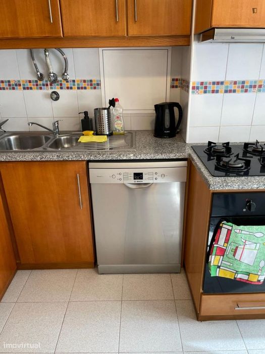 Quarto - localizado em Intendente Lisbon