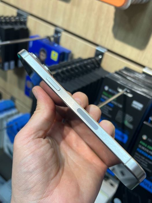 iPhone 15 Pro Max 256Gb eSIM Natural titanium