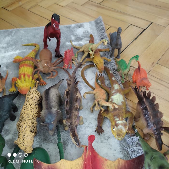 Дитячі іграшки звірі