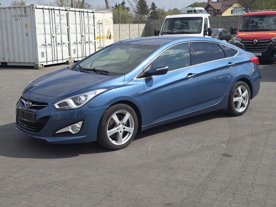 Hyundai i40 136kM/Kamera/Skóra/Navi/GrzaneFotele+Kierownica/Ledy/Tempomat/KeylessG