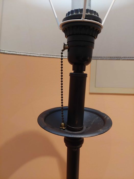 Candeeiro de pé clássico