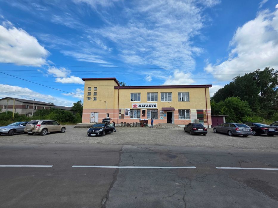 Цікава комерція в центрі Калуша