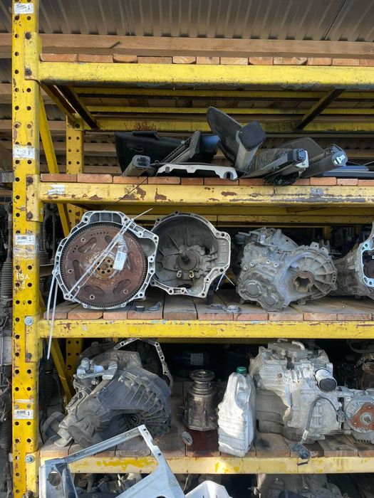 Продаються КПП (механічні) та АКПП