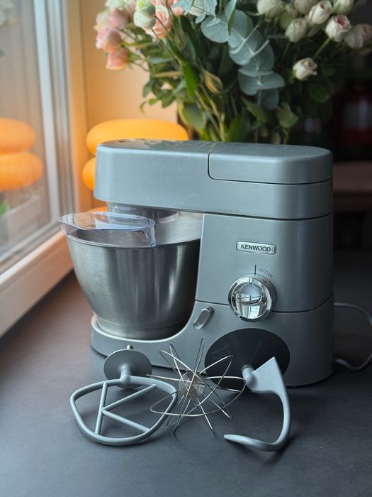 Rezerwacja/ Mikser stojący / robot planetarny Kenwood plus gadżety