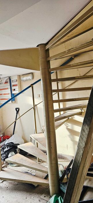 Schody spiralne kręcone przemysłowe/warsztatowe