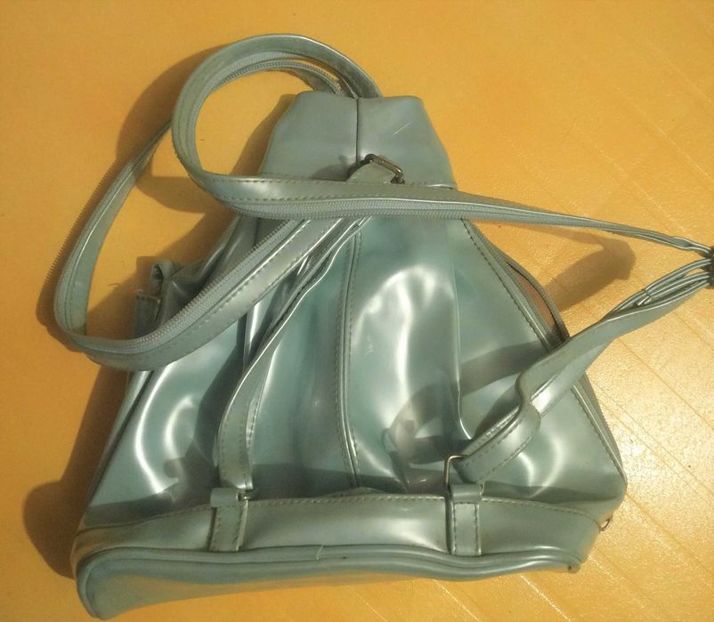Conjunto Bolsa de vinil e carteira azul