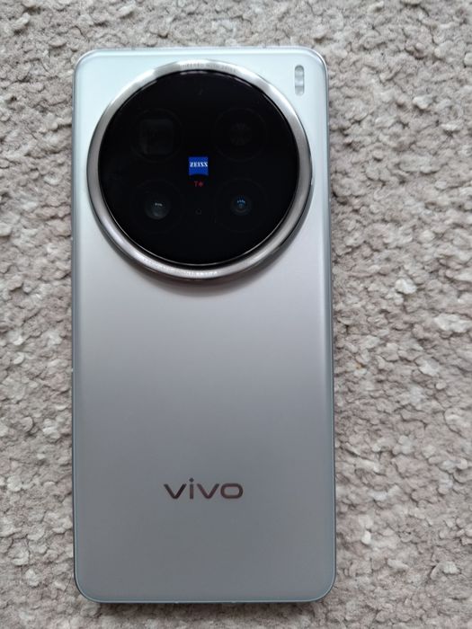Vivo X200 Pro 12/256 GB Tytanowy MediaTek Dimensity 9400  Bateria 6000