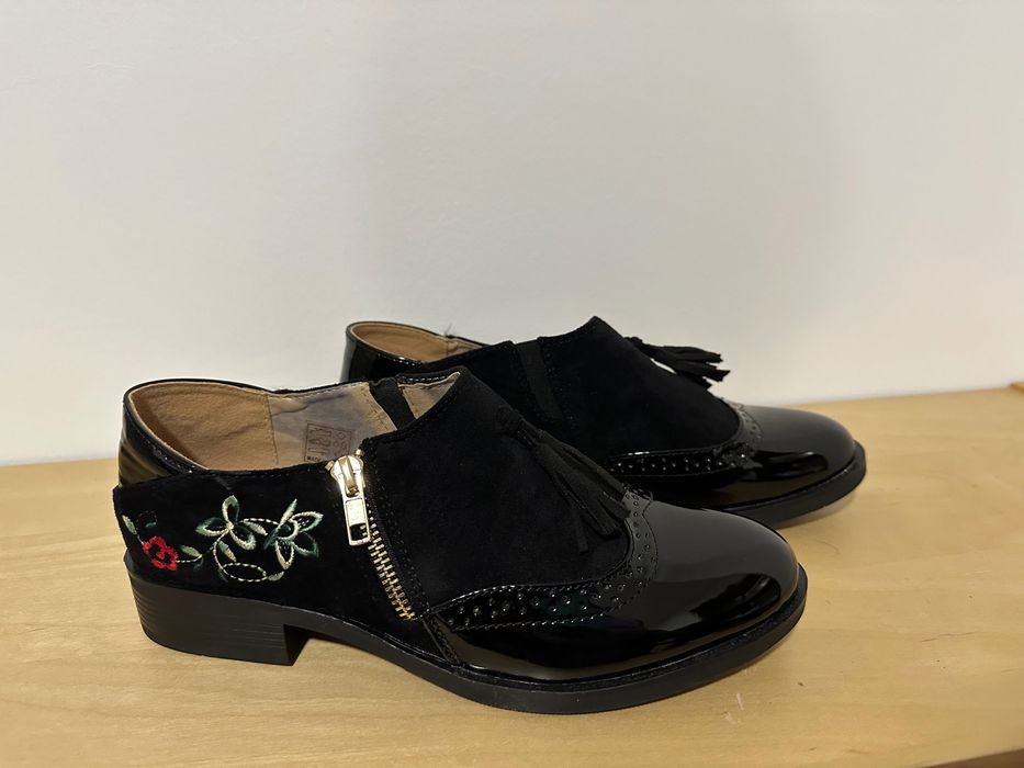 Sapatos Pretos Verniz Nº 39 Novos