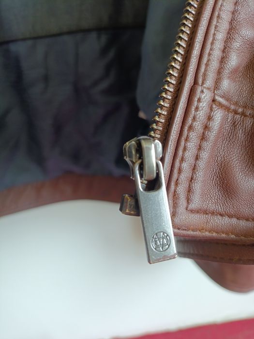 Куртка кожаная мужская Massimo Dutti.