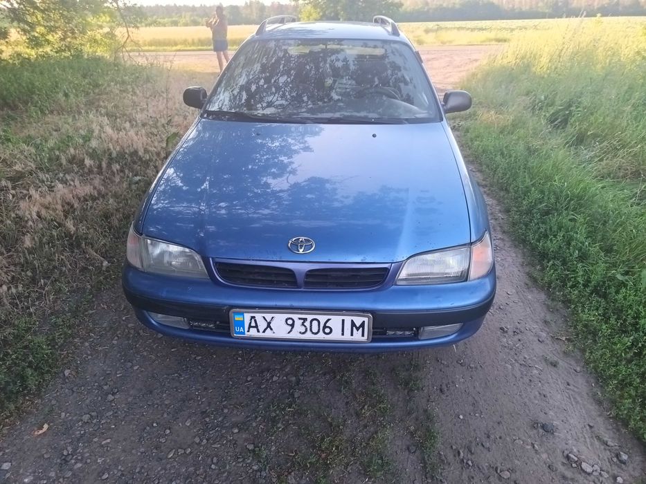 Продам Тойота Карина е /