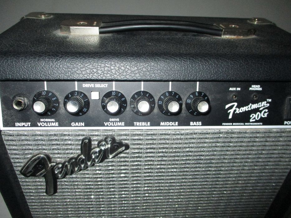 Amplificador Fender Frontman 20G