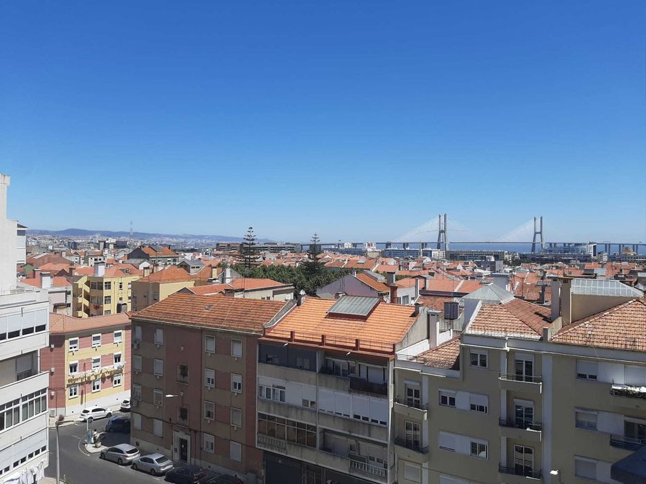 Apartamento Mobilado, 3 ass, Moscavide, Central Transportes e Comércio