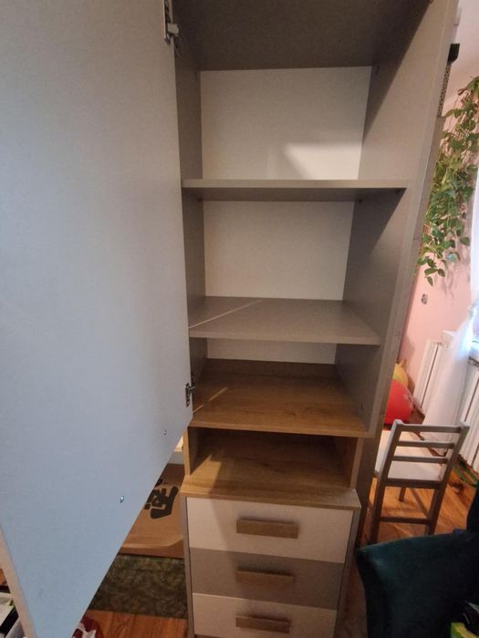 Młodzieżowyy regał