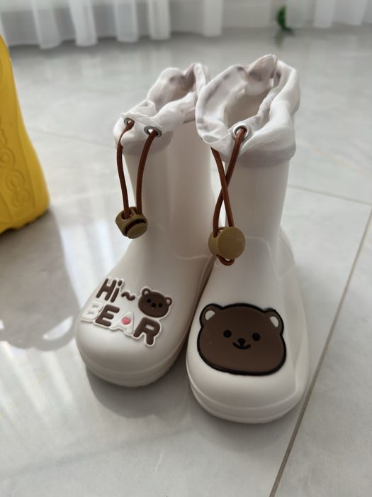 Чобітки на весну 25р Crocs 9 ,білі 24р